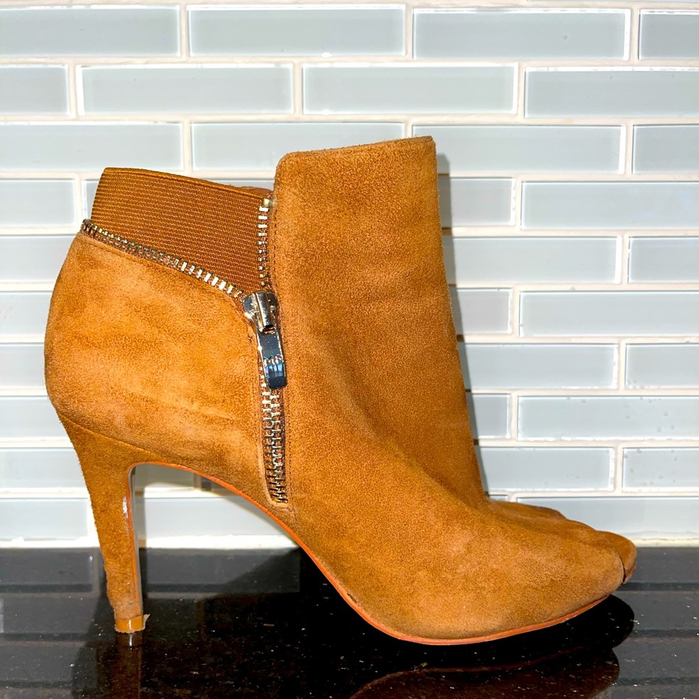 Peekaboo heels